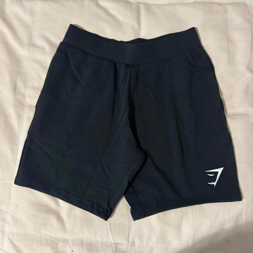 Gymshark Men’s crest 9” short